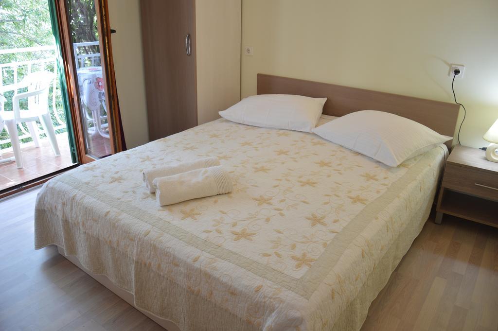 Apartmani Roko Drvenik  Exterior foto