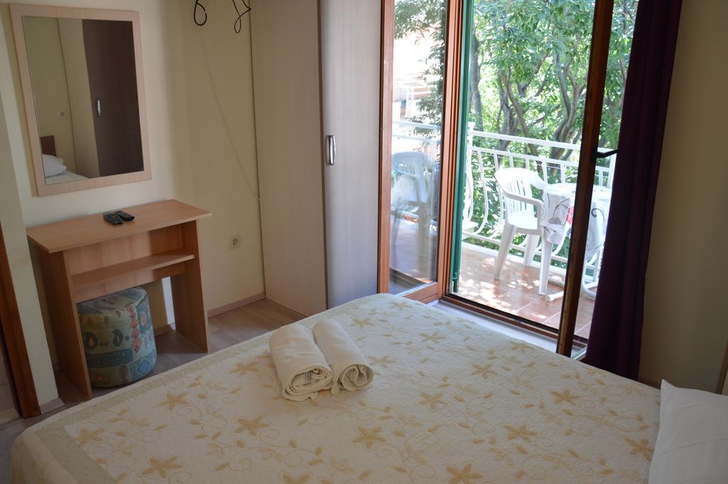 Apartmani Roko Drvenik  Exterior foto