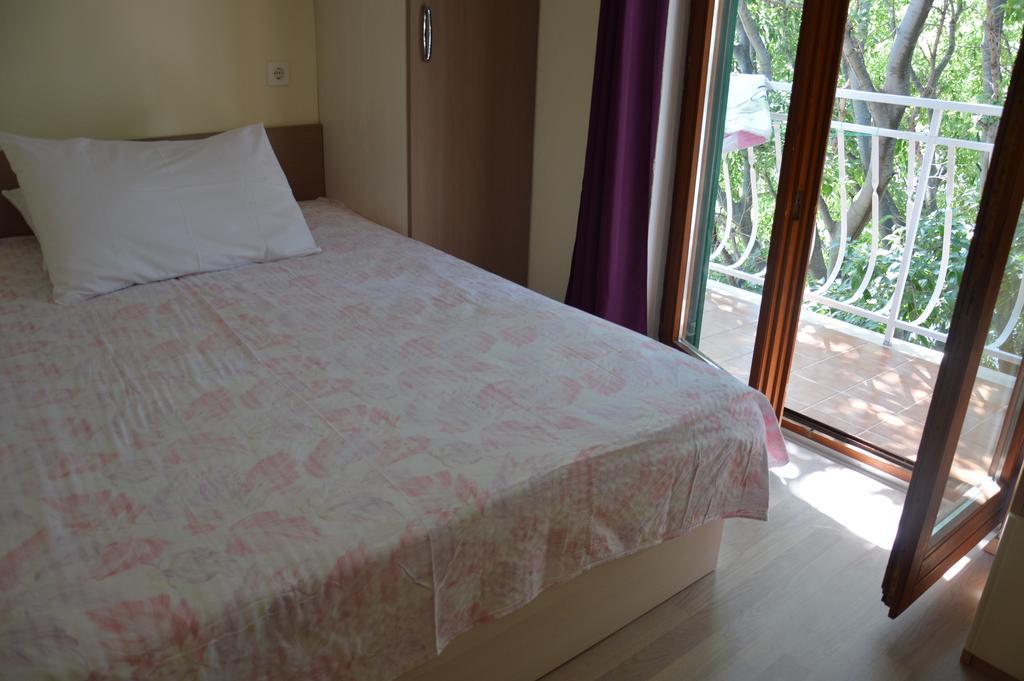 Apartmani Roko Drvenik  Exterior foto