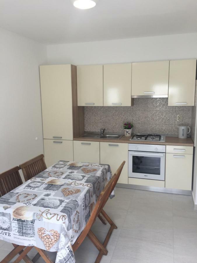 Apartmani Roko Drvenik  Exterior foto